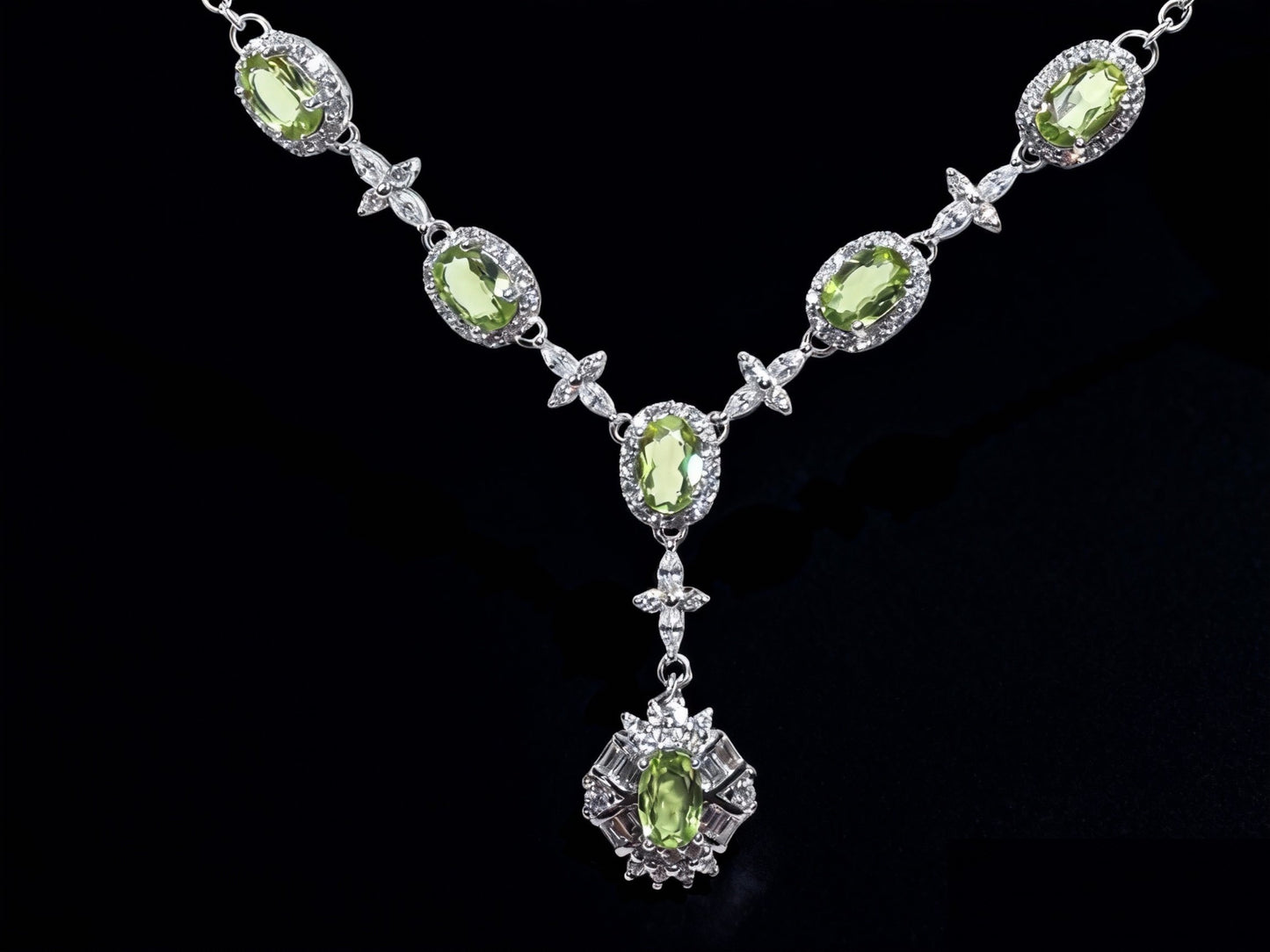 Glow Elegant Peridot Necklace